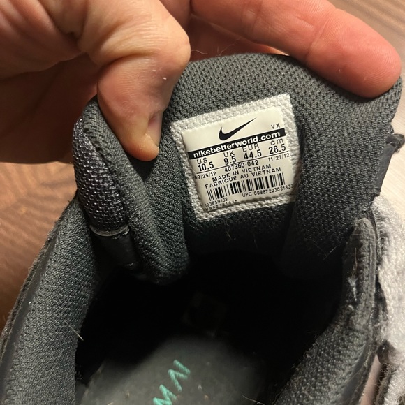 Nike High Top - Picture 2 of 5